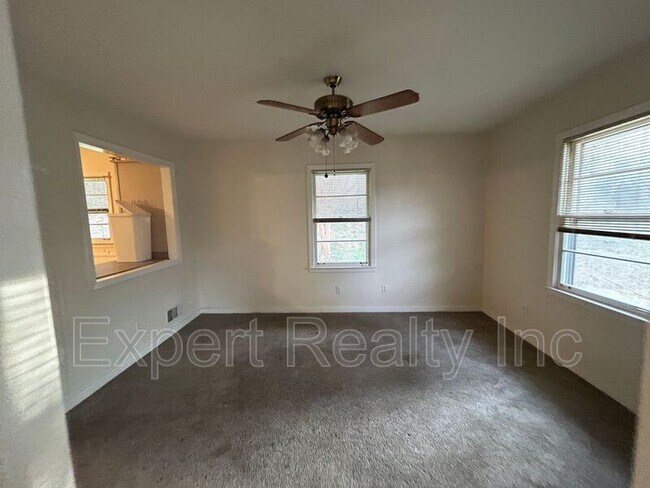 Photo - 2249 4th Pl Cir NE