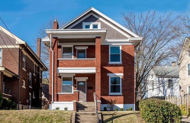Front - 4243 Zetta Ave Townhome