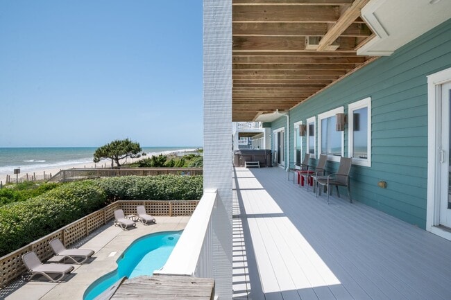 Photo - RENT MONTHLY THIS AMAZING HOME THIS OFF-SE...