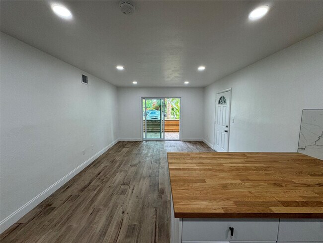 Photo - 2200 NE 173rd St Unit 2