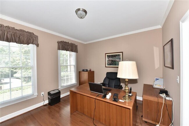 Photo - 735 Apsley Way