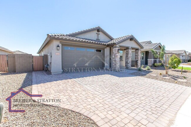 Photo - 15243 W Latham St