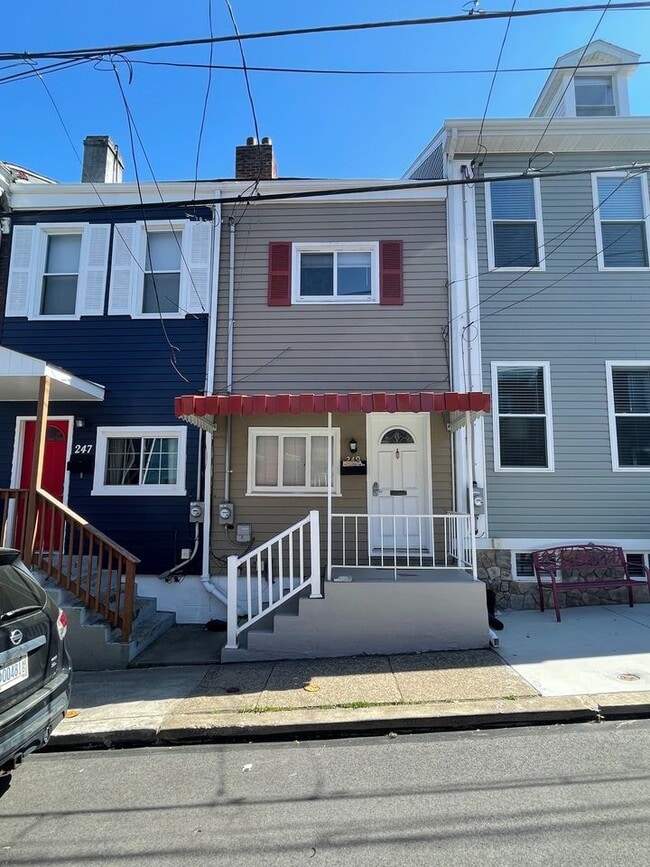 Photo - 249 45th St House