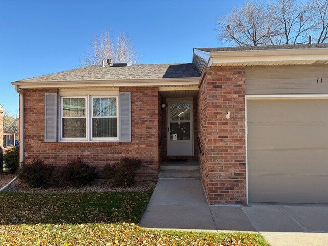 Building Photo - Updated 3BD/2BA with Garden Basement & Low Maintenance Living