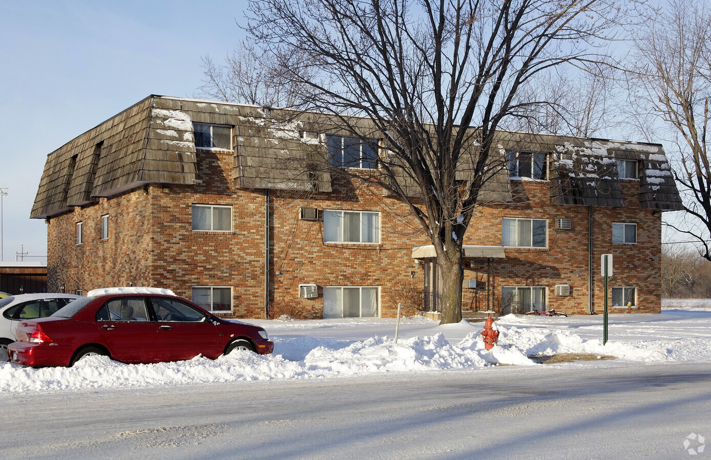 Photo - 501 Maple St Apartments