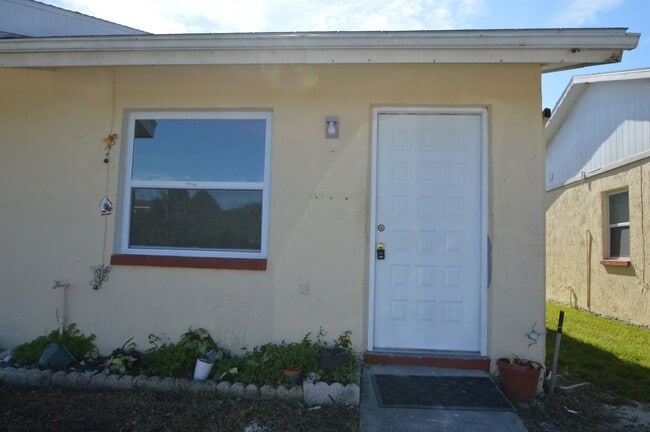 55+Community : 1 Bed/1 Bath, 1 Story Villa... - 55+Community : 1 Bed/1 Bath, 1 Story Villa... House