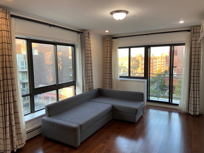 Building Photo - 9411 65th Rd Unit 6B Rental