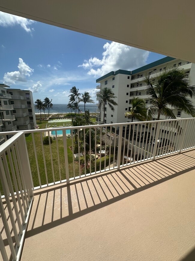 Building Photo - 1750 S Ocean Blvd Unit 401 East