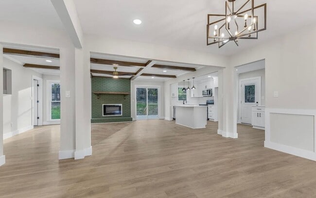 Photo - Move in Ready Stunning 4/3 Close To Everything In Greenville!