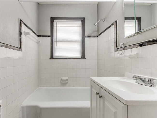 Photo - 2409 NW 34th St