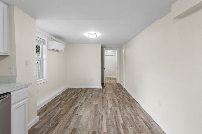 Photo - 407 Sarah St Unit B