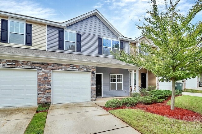 Photo - 7107 Adare Mews Rd