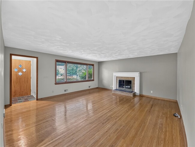 Photo - 69 Plaza Dr