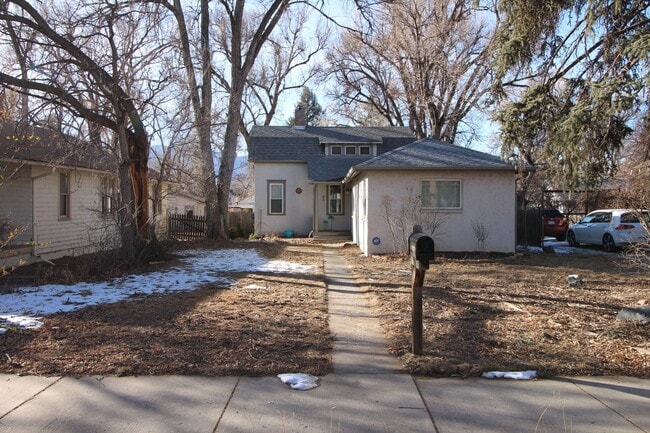 Photo - Adorable 3bdrm Downtown Bungalow