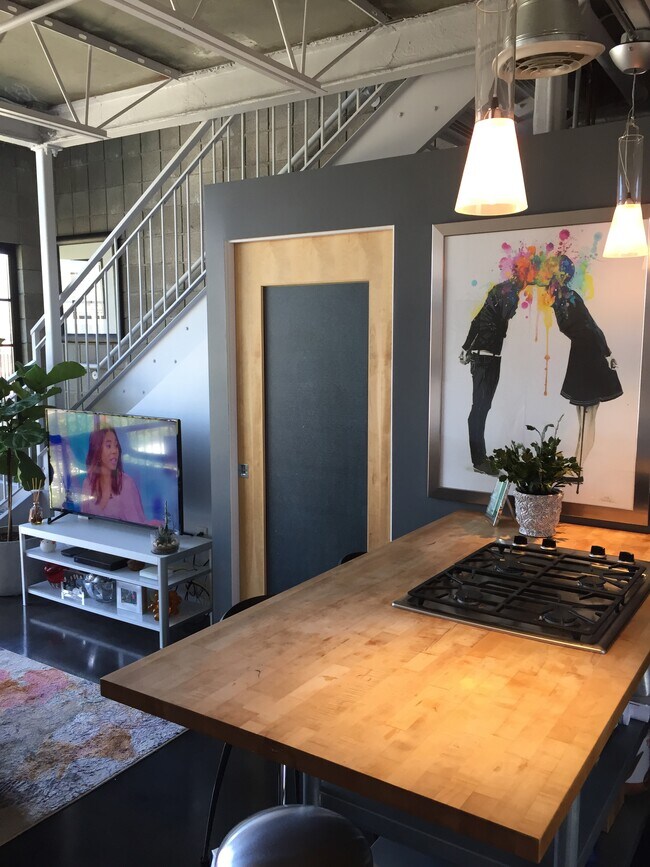 Photo - 360 Broadway