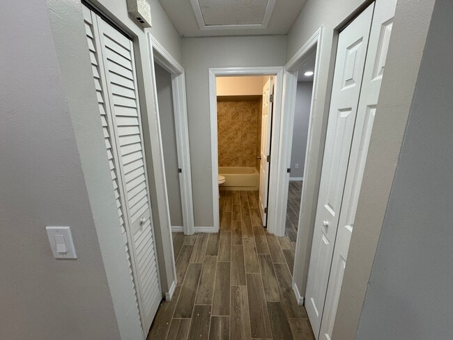 Photo - 21514 Campbell Dr Unidad 21512