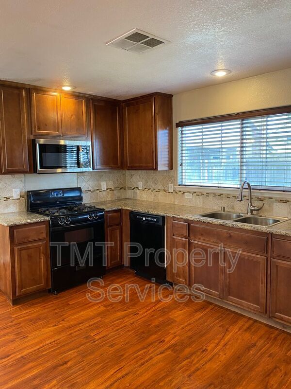 Photo - 10087 Emerald Grove Dr