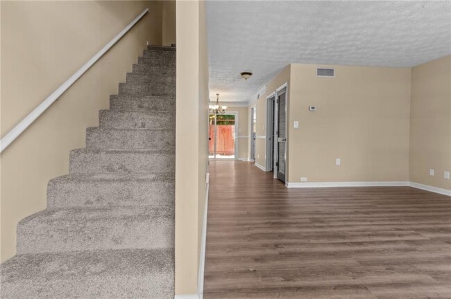 392 Northdale Ct