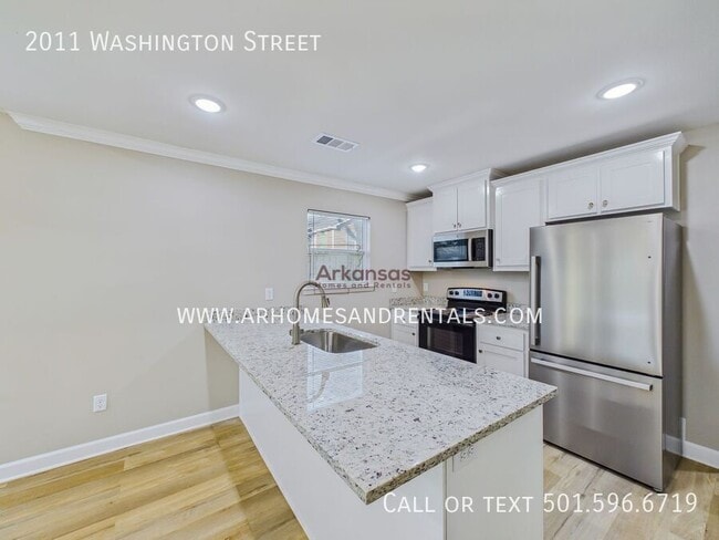 Photo - 2011 Washington St