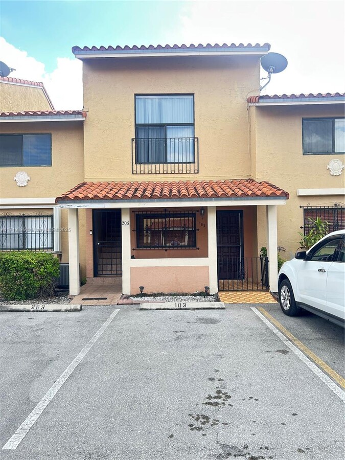 Photo - 2740 W 62nd St Condominio Unidad 103