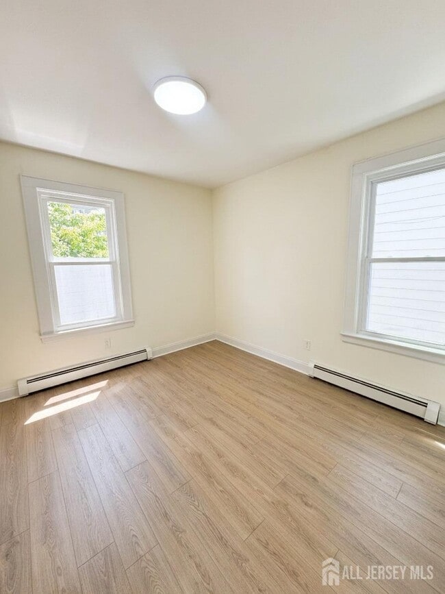 Photo - 186 Isabella Ave Unit 1st