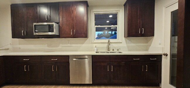 Photo - 6609 Winnetka Ave