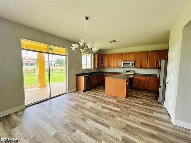 Building Photo - 8041 Allamanda Ct