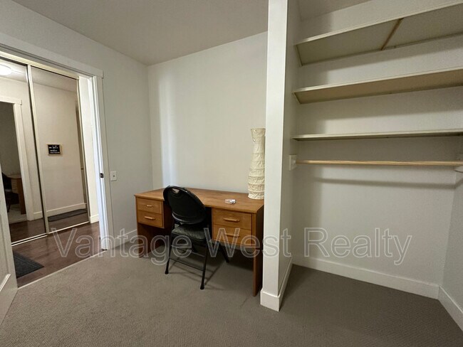 Photo - 112-1765 Leckie Rd
