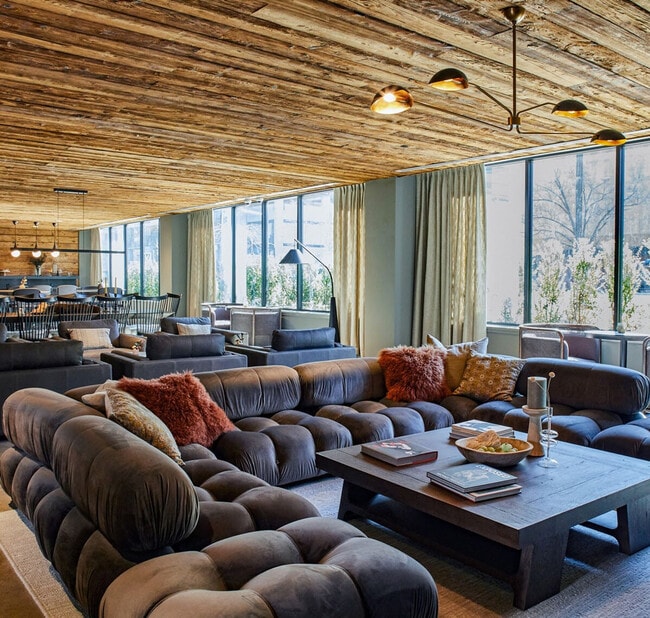 Building Photo - 150 Broad St