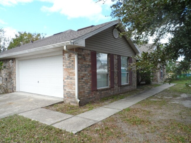 Photo - BEAUTIFUL BRICK 4 BEDROOM 2 BATH HOME AVAILABLE NOW CONTACT KAREN GUARDINO, REALTOR 386-747-9295