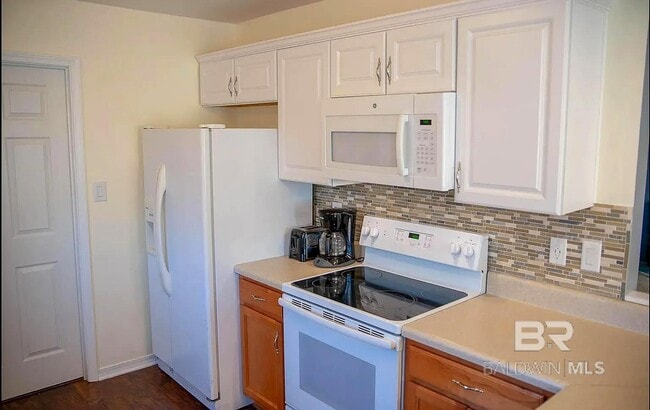 Photo - 25920 Argonne Dr