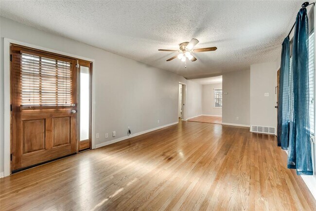 Photo - 6722 Hialeah Dr