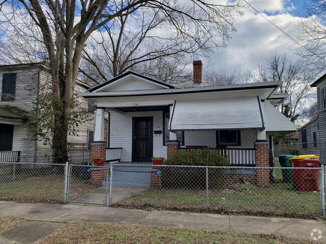 Building Photo - Beautiful Spacious Home in Petersburg!