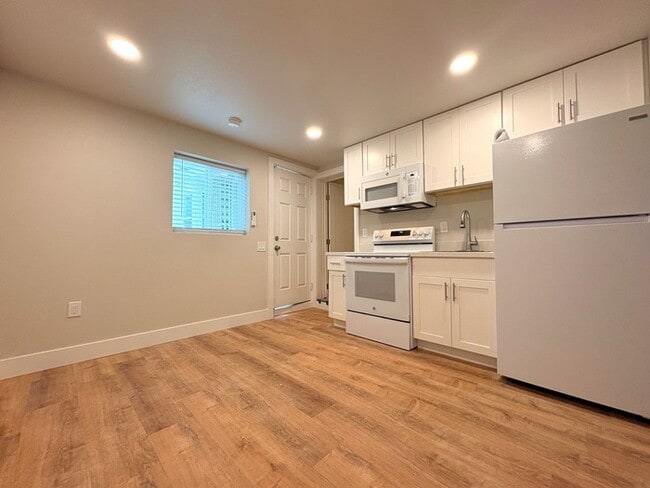 Photo - Beautiful new studio in Roseville!