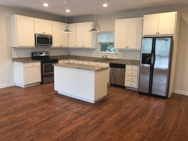 Photo - 3 X 2 Townhome Near UT Avail August 2025!