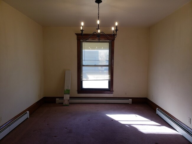 521 W 10th St Unit 521 apt 2