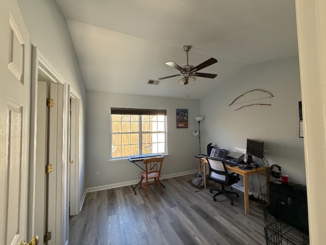 Photo - 3781 Winborne Ln