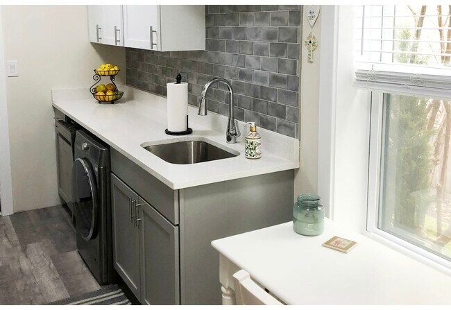 Photo - 3821 N Greenview Ave Unit 1E