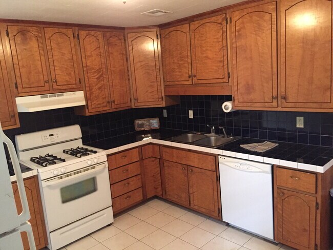 Photo - 112 Fraternity Dr Unit Main