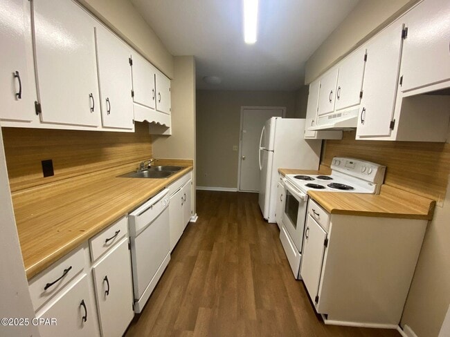 Photo - 6707-6722 FL-22 Unit E