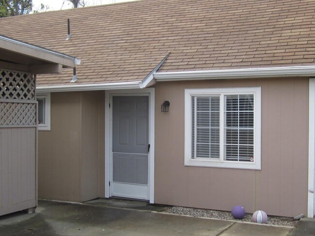 Photo - 825 Camden Ave