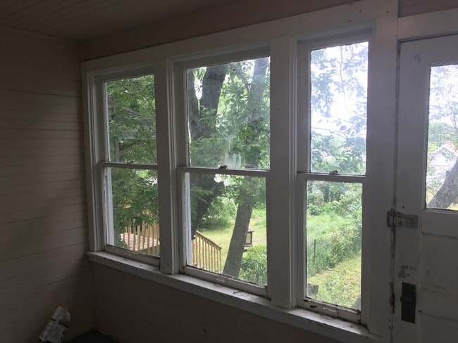 Photo - AVAILABLE NOW - 2 Bed 1 Bath Home in Craft...