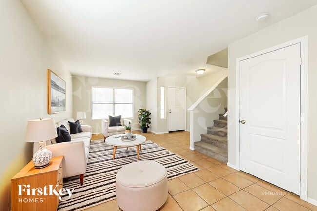 Photo - 12922 W Holly St