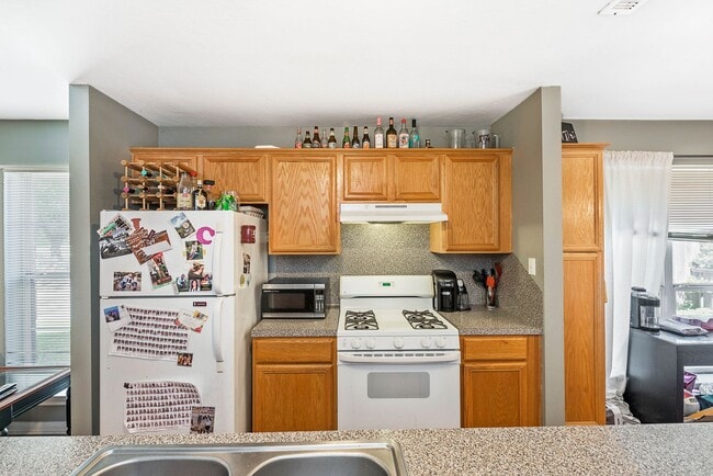 Photo - SUBLEASE AVAILABLE IMMEDIATELY THROUGH JULY 2026! Charming 3 Bed, 2 Bath in Central Location!