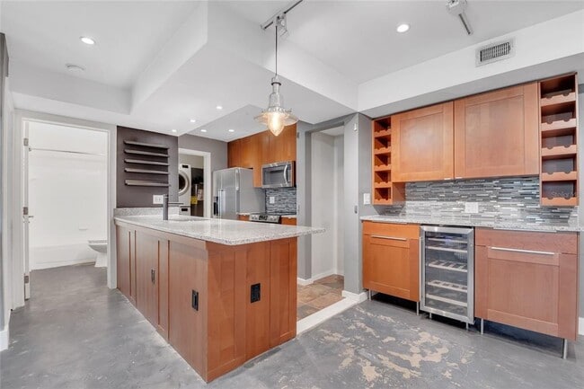 Photo - 3034 Parkway Blvd Unit 102