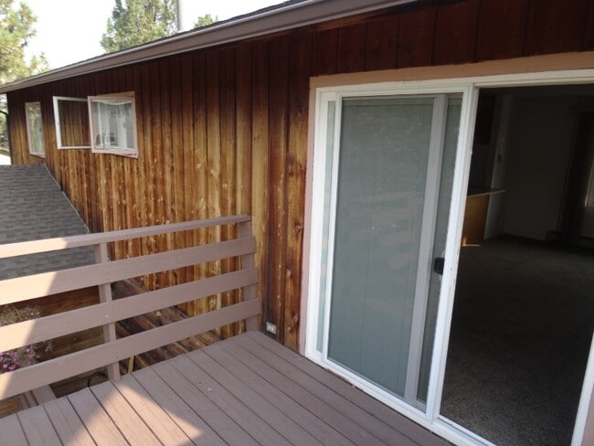 Photo - 718 Darby St Unit A