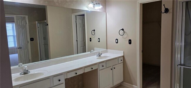 Photo - 1399 Dulwich Ct