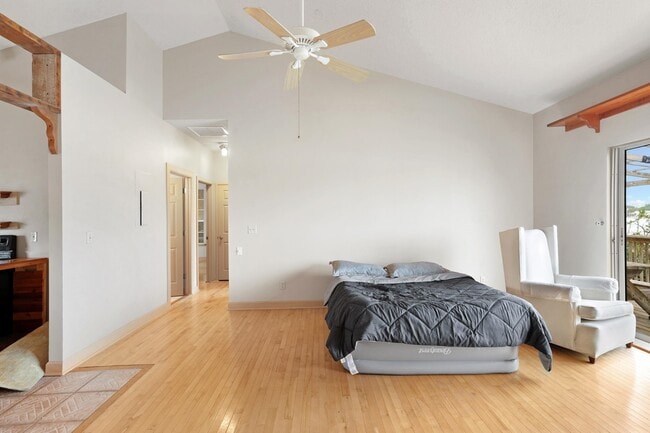 601 S Ponce De Leon Blvd Unit D