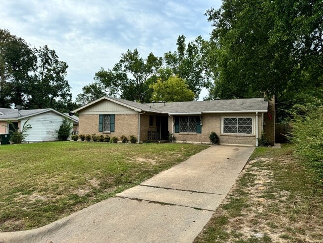 Photo - 2321 McKenzie Dr