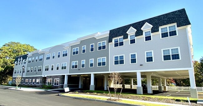 Baypointe at Keyport Apartments